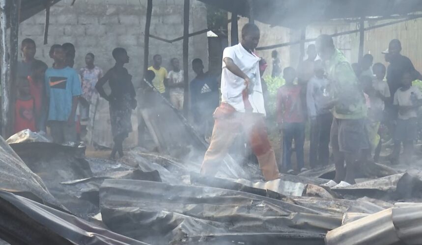 Incêndio Devasta Mercado FAE em Quelimane e Deixa Vendedores no Prejuízo