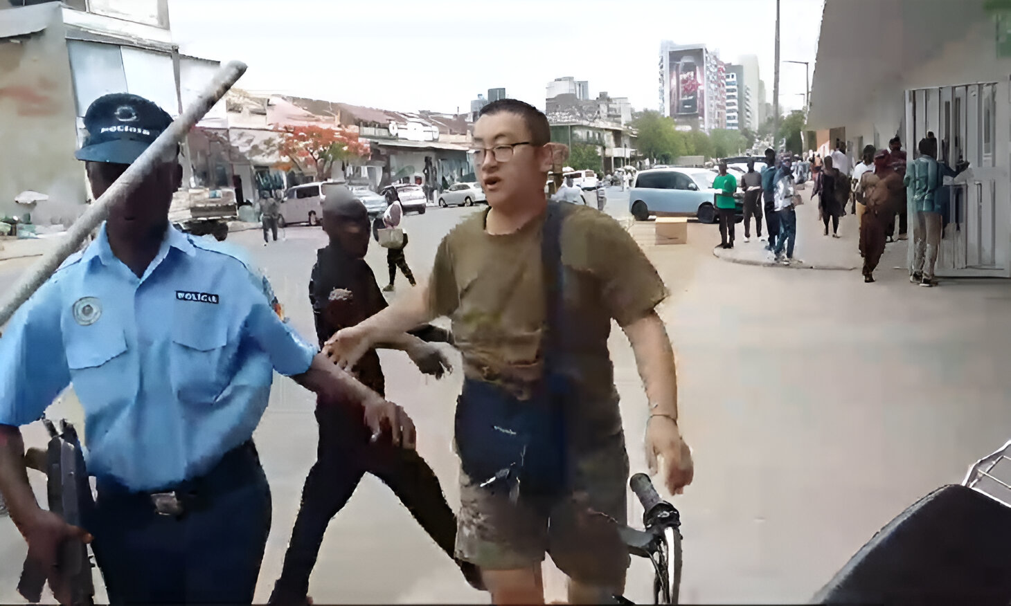 Homem chinês detido em Maputo após tentar atirar contra manifestantes