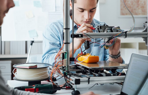 Engenheiro Electrotécnico – Transforme o Futuro com a IEM!