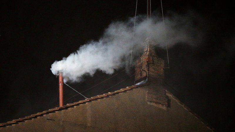 Fumaça Branca no Vaticano: A História por Trás do Símbolo que Anuncia o Novo Papa