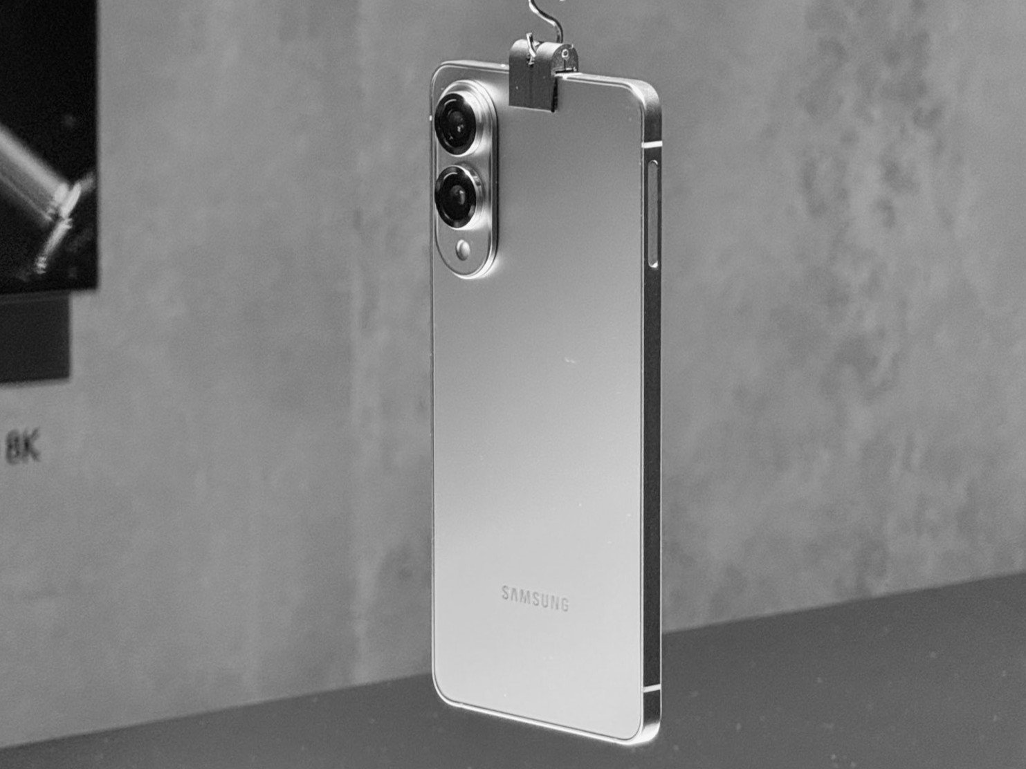 Samsung Lança S25 Edge: O Smartphone Ultrafino que Desafia a Apple