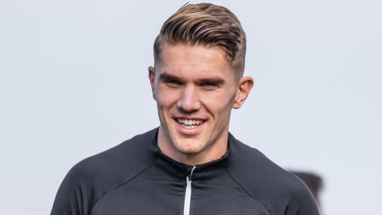 Viktor Gyökeres: A Estrela Sueca que Brilha em Portugal e Mantém Laços com o País