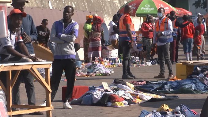 Maputo Exige Ordem: Ultimato aos Vendedores Informais nos Passeios da Cidade