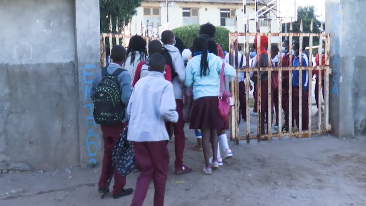 Gestores Escolares Serão Responsabilizados por Cobranças Ilegais para Pagamento de Guardas em Sofala