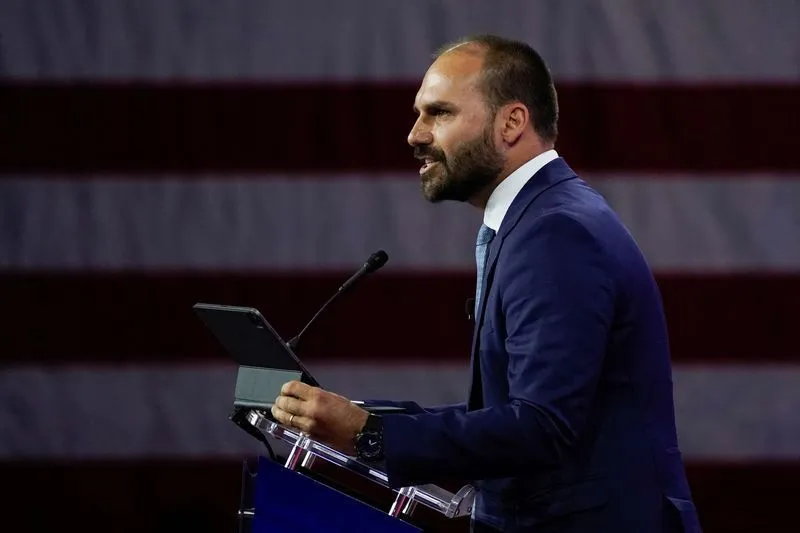 Eduardo Bolsonaro Tenta Impedir Diálogo de Senadores nos EUA: Manobra Contra Negociações Comerciais Gera Polêmica